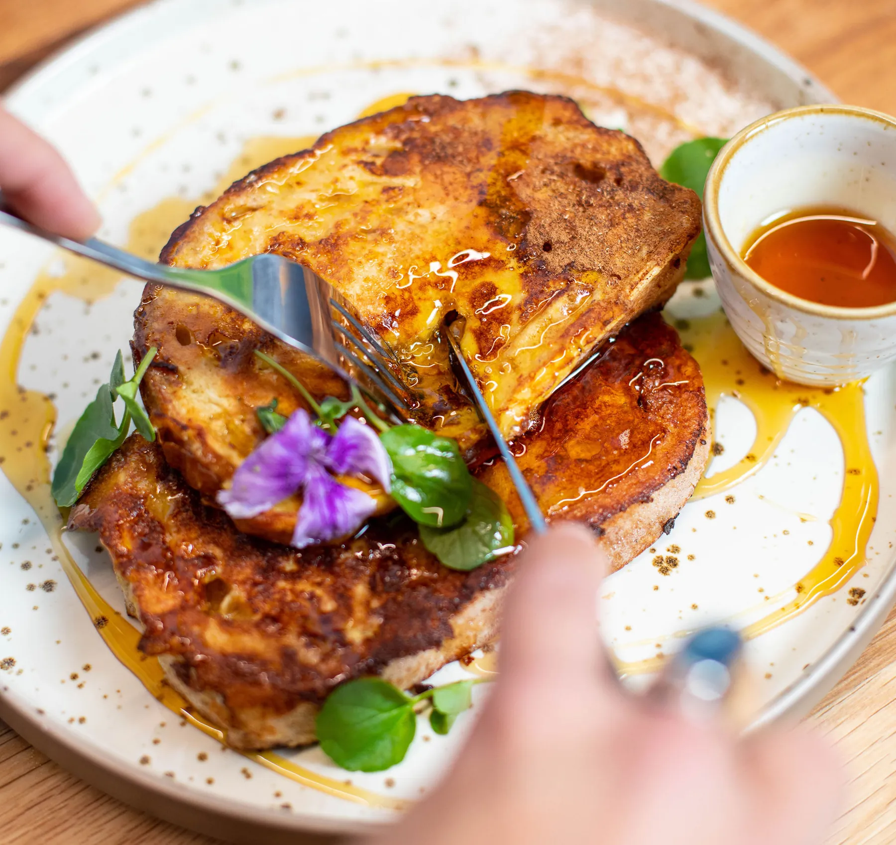 Families eating at Erina's Kitchen