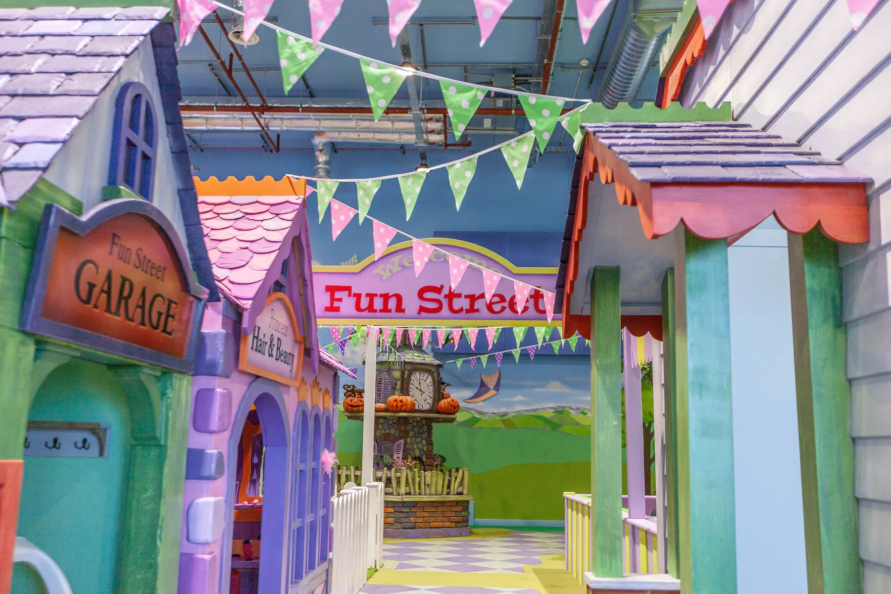 Safe and clean play zones for private hire at Fun Street Glasgow